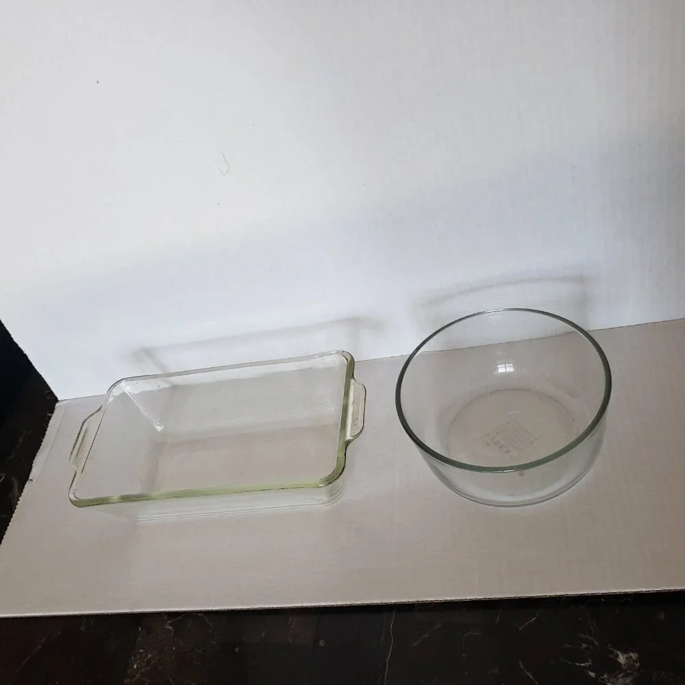 Pyrex 2 set loaf pan and small #7201 mixing bowl clear glass